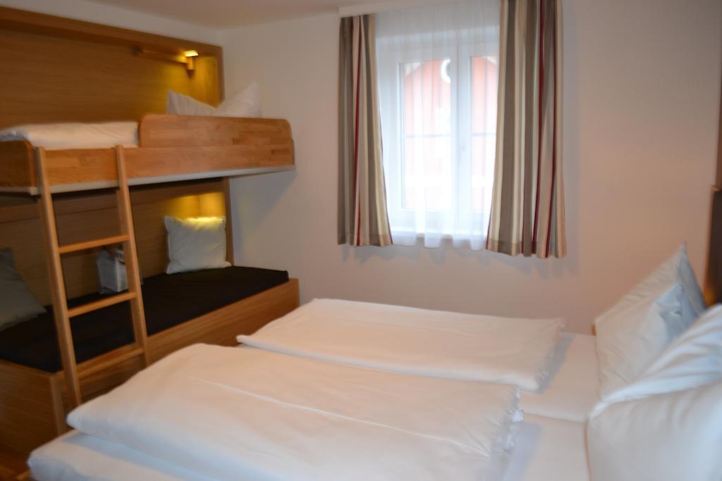 Hotel Gasthof Tirolerwirt Bischofshofen Szoba fotó